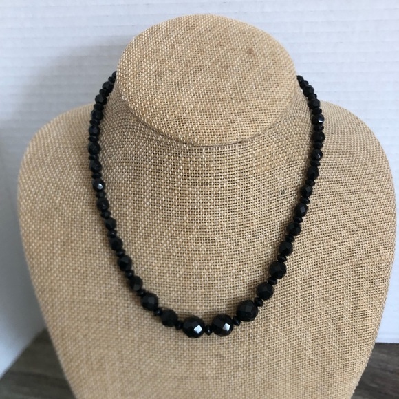 Vtg Black Glass Faceted Beaded Necklace - Picture 2 of 11